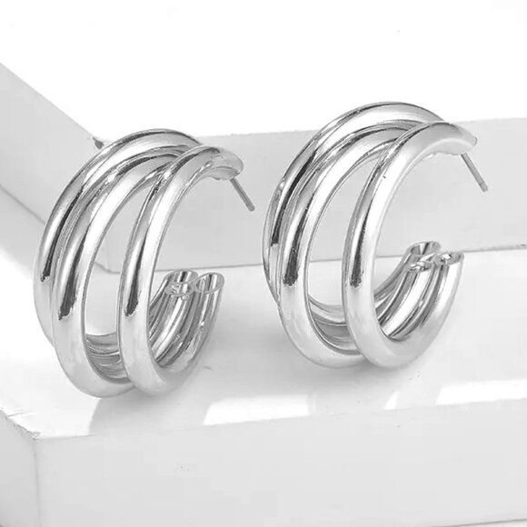 Earrings Silver Triple C Shape Multi Hoop Rings Pierced Classy Stylish Glam New - Picture 1 of 5
